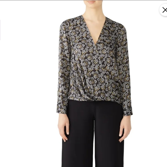 Slate & Willow Tops - Slate & Willow M Fux Wrap Floral Blouse